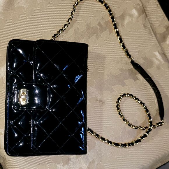 Classic Giani Bernini Handbag Black Patent Leather Gold Chain Shoulder strap NEW - Picture 2 of 16